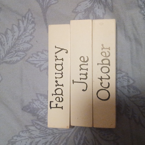 Hallmark Red and Black Snoopy Desk Calendar - Picture 6 of 10